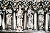 La grande cattedrale di Nidaros, Trondheim Norvegia La parete orientale, la facciata principale della chiesa  decorata da tre file di statue rappresentanti personaggi biblici, re e vescovi norvegesi.